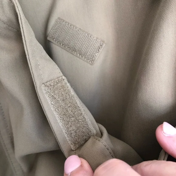 L.L. Bean Men’s Zip-Leg Convertible Pants Sz Large Short - Picture 10 of 14